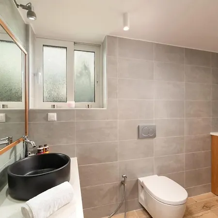 Chrysallis With Heated Pool