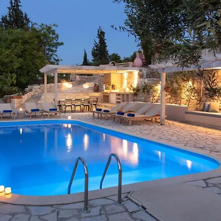 Villa Chrysallis With Heated Pool Georgioupoli