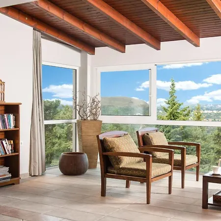 Chrysallis With Heated Pool Villa *