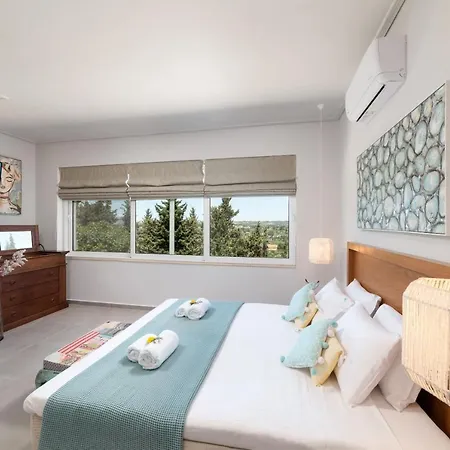 Villa Chrysallis With Heated Pool *