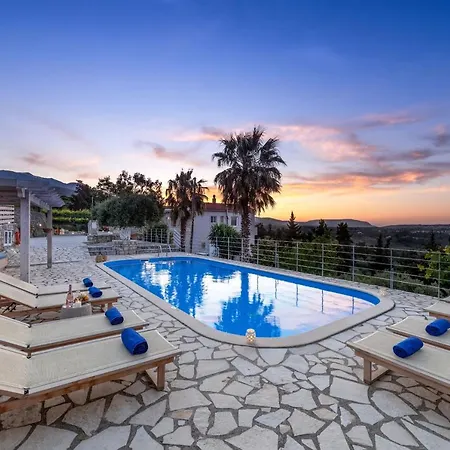 Chrysallis With Heated Pool