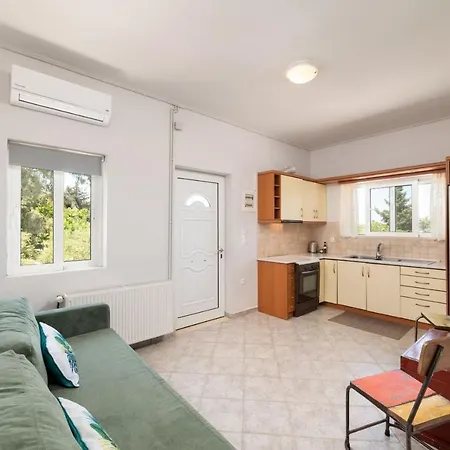 Chrysallis With Heated Pool Vila
